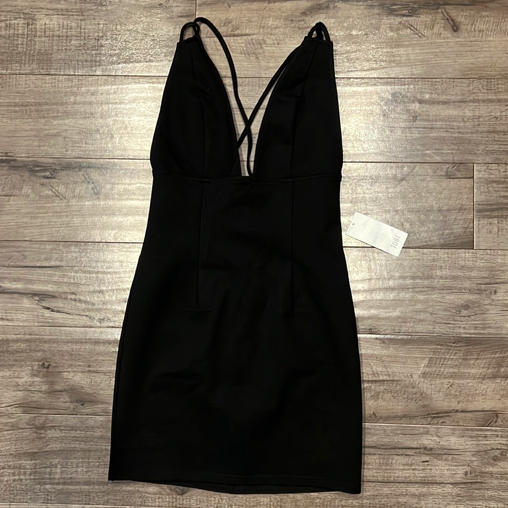 Tobi Size M Bodycon Criss-Cross Dress